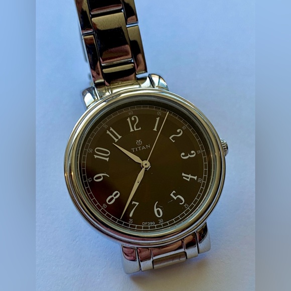 Titan Quartz Analog Watch – Brown Dial, Stainless Steel Strap (Women's) - Picture 5 of 8
